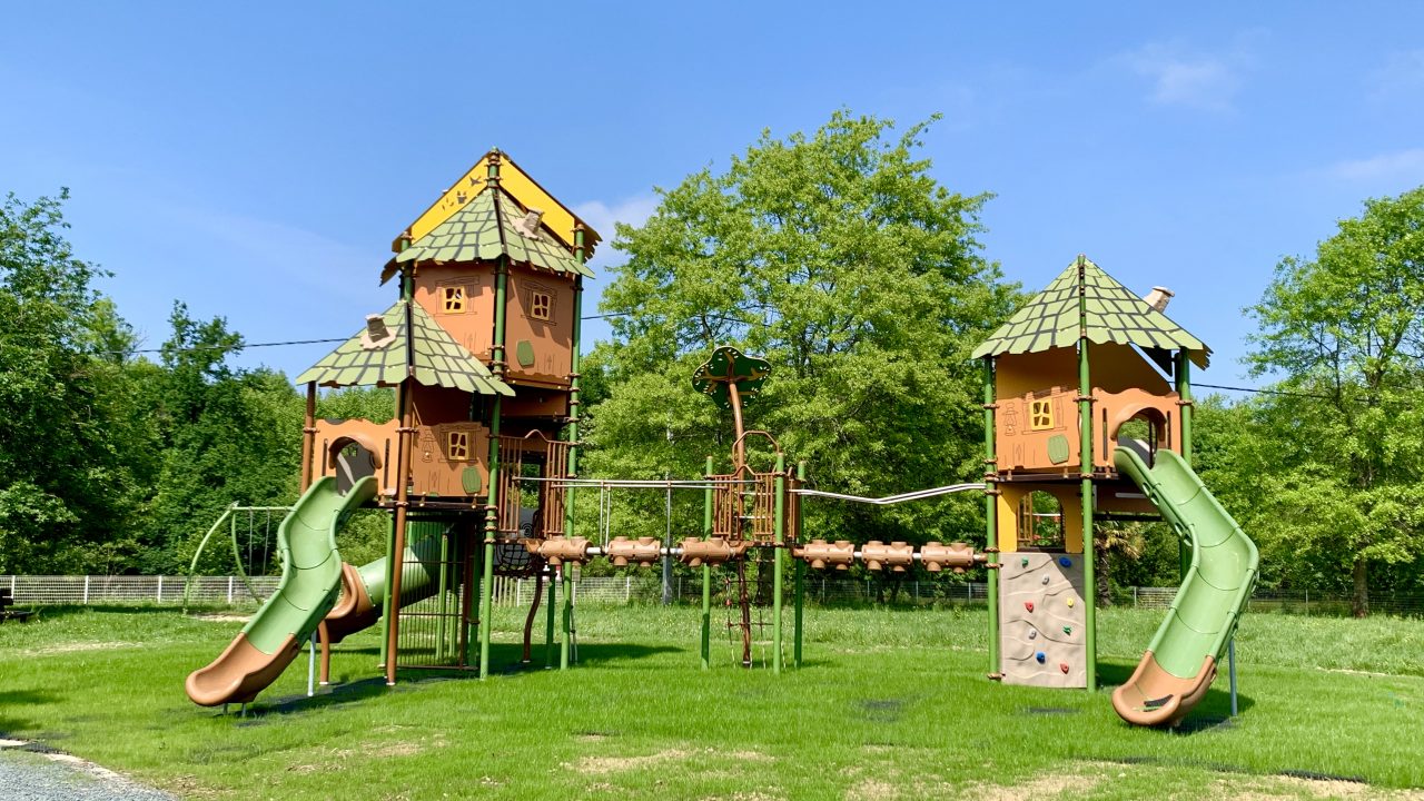 Aire de jeux pour les enfants séjour Pays Basque Camping Le Ruisseau